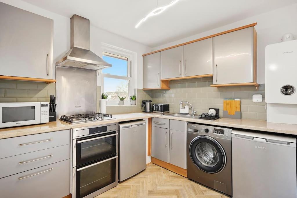 Cosy Apartment 5 Guests 3 Beds 1 Sofa Bed Lewisham Londra Esterno foto