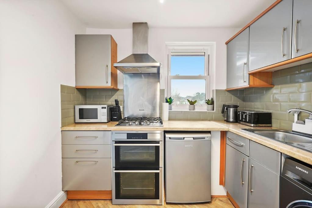 Cosy Apartment 5 Guests 3 Beds 1 Sofa Bed Lewisham Londra Esterno foto