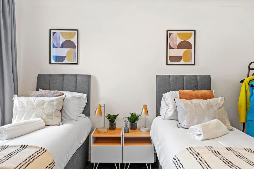 Cosy Apartment 5 Guests 3 Beds 1 Sofa Bed Lewisham Londra Esterno foto